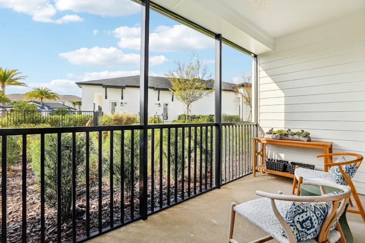 Aluminum railings and screen enclosure on a balcony